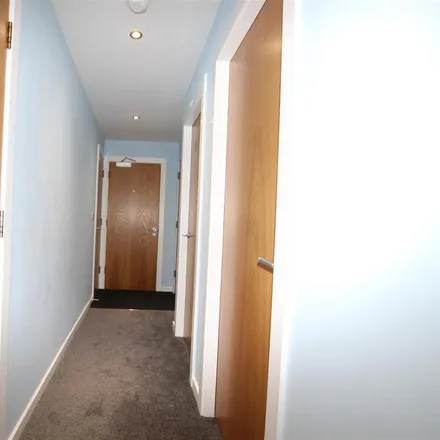 Image 8 - Petrel Close, Bradford, BD6 3YB, United Kingdom - Apartment for rent