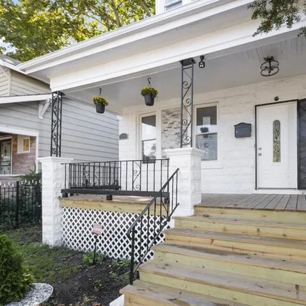 Image 3 - 11330 South Stewart Avenue, Chicago, IL 60628, USA - House for sale