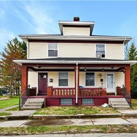Rent this 3 bed house on 37-39 Pulaski Street in Dayton, OH 45410
