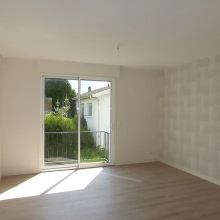 Rent this 3 bed apartment on Nausicaa in Rue Auguste Renoir, 64000 Pau