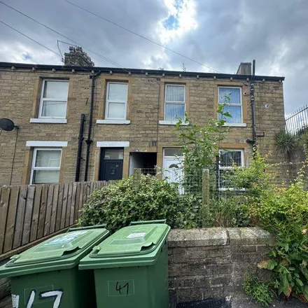 Rent this 2 bed townhouse on Scholes Road in Huddersfield, HD2 2PB