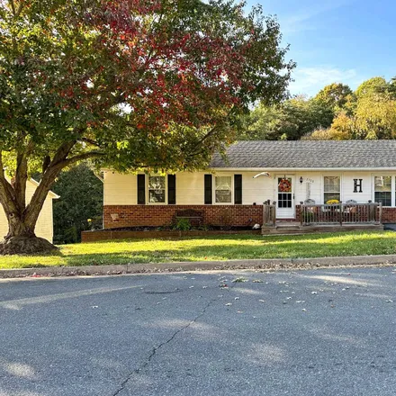 Image 3 - 2774 Knollwood Drive, Staunton, VA 24401, USA - House for sale