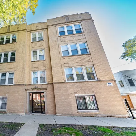 Rent this 1 bed condo on 1511 West Albion Avenue