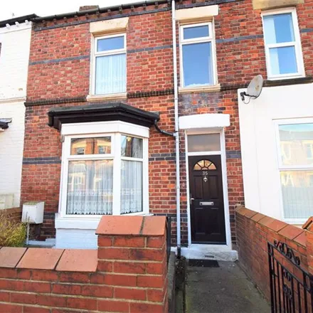 Image 1 - 1, 3, 5, 7, 9, 11, 13, 15, 17, 19, 21, 23, 25, 27, 29, 31, 33, 35, 37 Belle Grove West, Newcastle upon Tyne, NE2 4LT, United Kingdom - Townhouse for rent