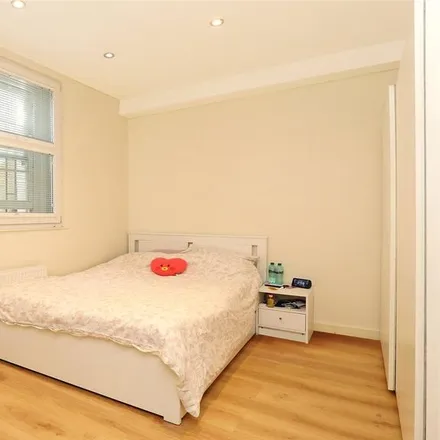 Image 4 - 229 Sussex Gardens, London, W2 2RL, United Kingdom - Apartment for rent