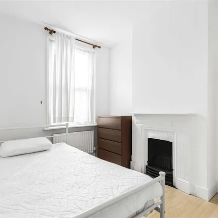 Rent this 4 bed townhouse on 47 Balvernie Grove in London, SW18 5RU