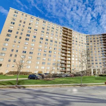 Buy this 1 bed condo on 6833 North Kedzie Avenue in Chicago, IL 60645