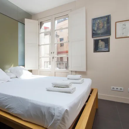 Rent this 2 bed apartment on Farmàcia Romero Ruiz in M. Rosa, Carrer de la Princesa