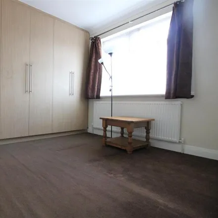 Rent this 1 bed room on Dorset Avenue in London, UB4 8NR
