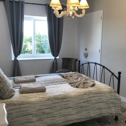 Rent this 4 bed house on 50500 Carentan-les-Marais