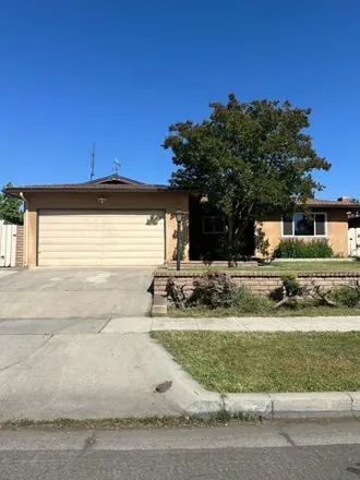 Rent this 3 bed house on 3922 North Carruth Avenue in Fresno, CA 93705