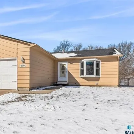 Buy this 4 bed house on 1109 North Homestead Circle in Sioux Falls, SD 57103
