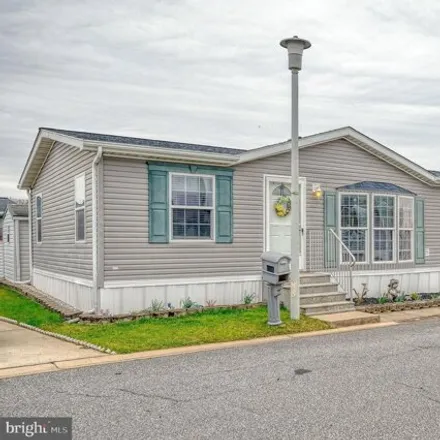 Buy this studio apartment on 3201 Honeysuckle Lane in Middle River, MD 21220