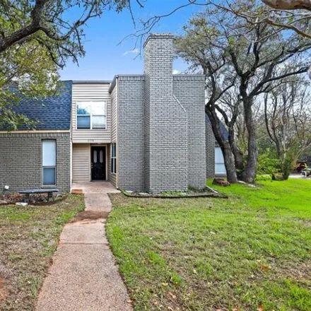 Image 1 - 2192 Fleur de Lis Court, Arlington, TX 76012, USA - House for rent