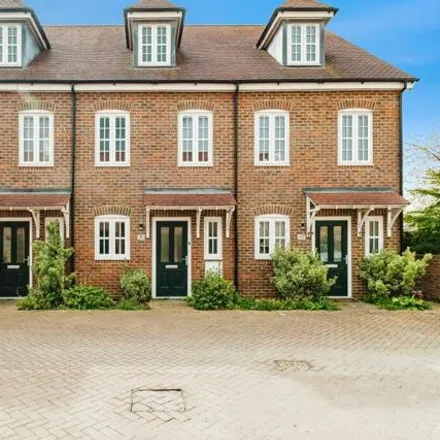 Buy this 3 bed townhouse on Jefferies Lane in Goring-by-Sea, BN12 4FN