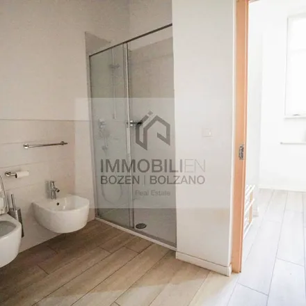 Image 4 - Via dei Portici - Laubengasse 25, 39100 Bolzano - Bozen BZ, Italy - Apartment for rent