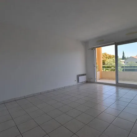 Image 2 - 711 Chemin Aurélien, 83700 Saint-Raphaël, France - Apartment for rent