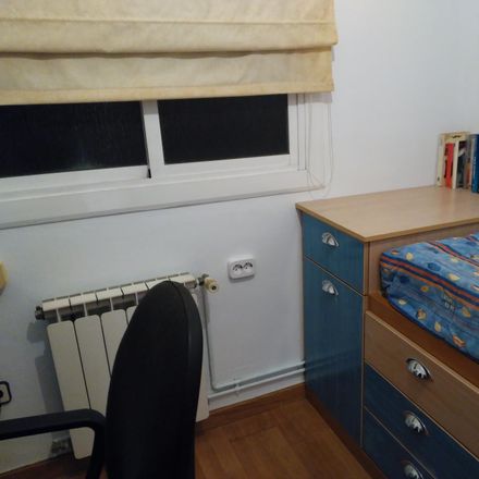 Rent this 4 bed room on Lleida - Av Remolar in Carrer de Lleida, 08820 el Prat de Llobregat