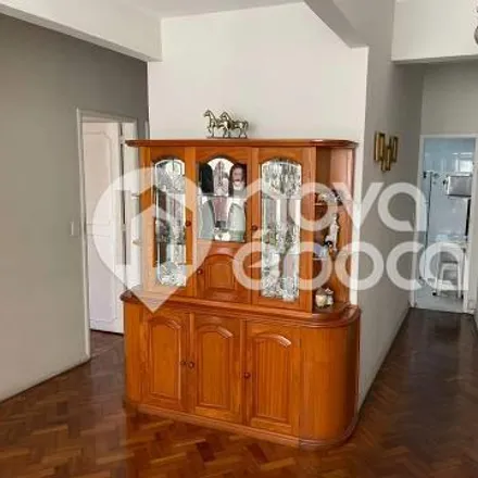 Buy this 3 bed apartment on Rua das Laranjeiras 95 in Laranjeiras, Rio de Janeiro - RJ