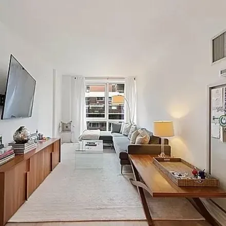 Rent this 1 bed condo on 340 E 23rd St Apt 10L in New York, 10010