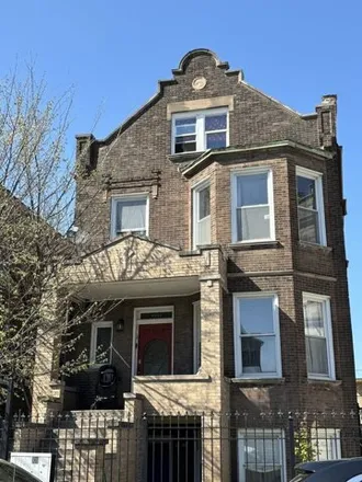 Rent this 3 bed apartment on 4054 West 21st Place in Chicago, IL 60623
