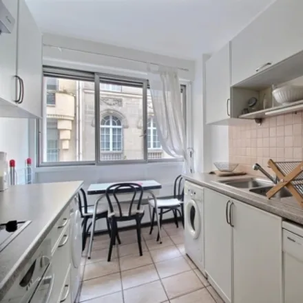 Image 9 - 10 Rue Dufrénoy, 75116 Paris, France - Apartment for rent