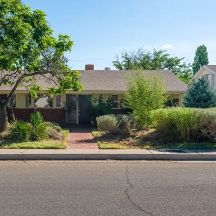 Buy this 3 bed house on 720 Montclaire Drive Northeast in Albuquerque, NM 87110