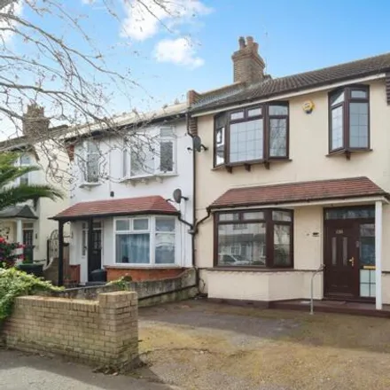 Buy this 3 bed duplex on Lonsdale Road in Southend-on-Sea, SS2 4LR