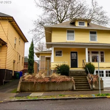 Buy this 3 bed house on 3116 North Vancouver Avenue in Portland, OR 97227