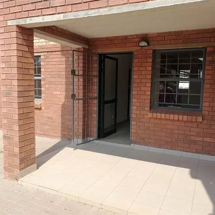 Rent this 2 bed apartment on Clive Street in Chantelle, Akasia