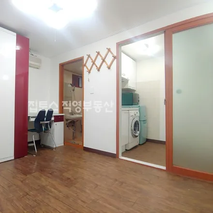 Rent this studio apartment on 서울특별시 관악구 봉천동 1573-34