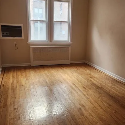 Rent this 3 bed apartment on 292 East 45th Street in New York, NY 11203