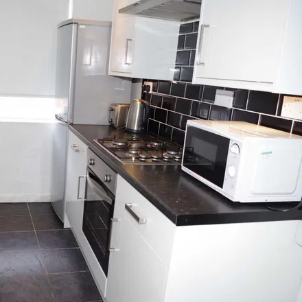 Image 2 - Cambria Street South, Liverpool, L6 6AP, United Kingdom - Room for rent