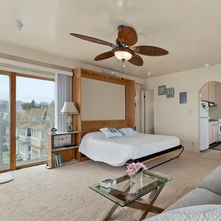 Rent this 1 bed apartment on Capitola in CA, 95010
