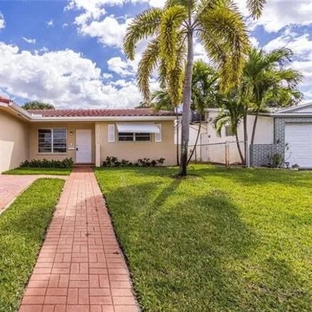 Buy this 3 bed house on 2017 North 51st Avenue in Hollywood, FL 33021