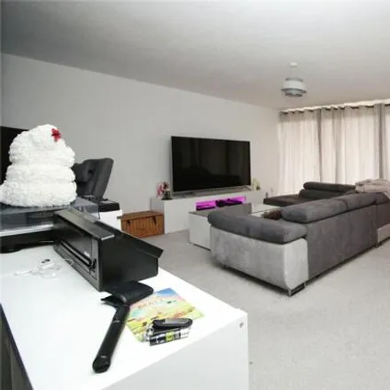 Image 2 - Merlin Close, Andover, SP10 4BH, United Kingdom - Apartment for sale