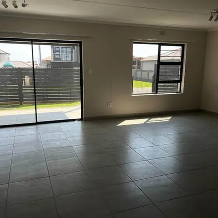 Rent this 3 bed apartment on Roodeplaat Dam Nature Reserve in Middel Road, Tshwane Ward 99