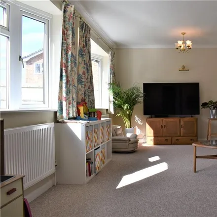 Image 3 - Knights Lea, Basingstoke and Deane, RG20 0PP, United Kingdom - House for rent
