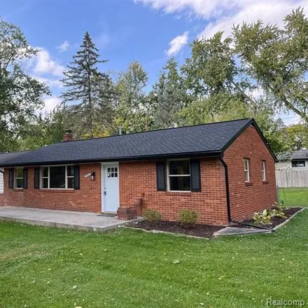 Rent this 3 bed house on 2859 Fishermans Drive in Seven Harbors, Oakland County