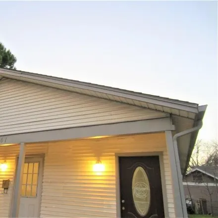 Rent this 4 bed house on 806 Anderson Street in Denton, TX 76201