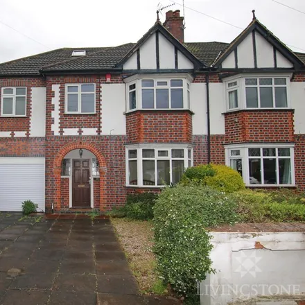 Rent this 6 bed townhouse on Craighill Walk in Leicester, LE2 6EJ