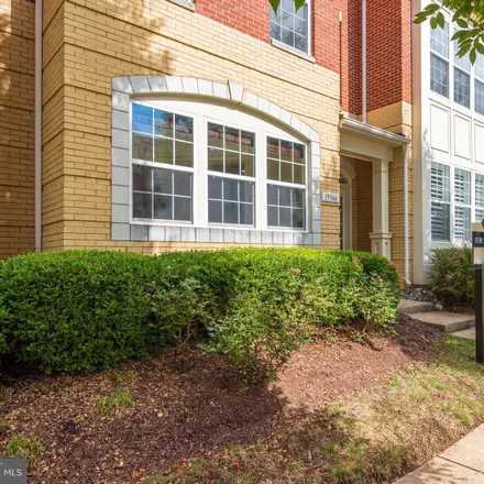 Buy this 4 bed loft on 19366 Coppermine Square in Leesburg, VA 20176