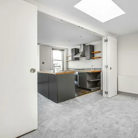 Image 7 - 20 Redcliffe Gardens, London, SW10 9EW, United Kingdom - Apartment for sale