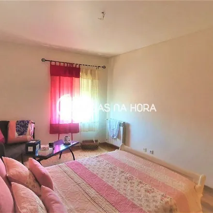 Rent this 2 bed apartment on Ourivesaria Catita in Rua Doutor Manuel Arriaga, 2670-420 Loures