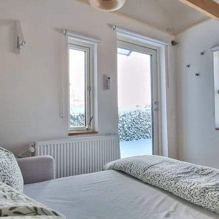 Rent this 1 bed townhouse on Coop Vendelsömalm in Tyrestavägen 4, 136 68 Handen