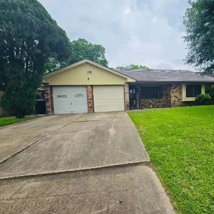 Buy this 3 bed house on 11603 Sandhurst Dr in Houston, Texas