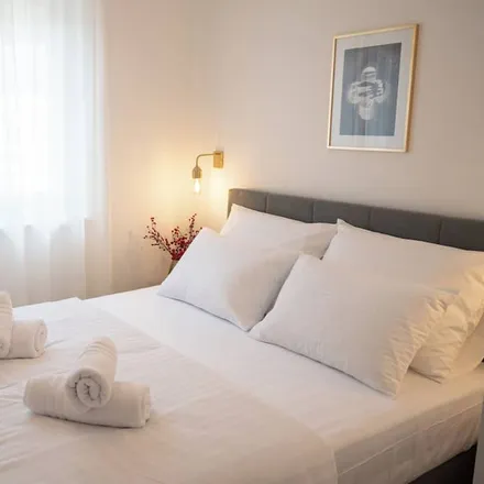 Rent this 2 bed apartment on Osnovna škola Cavtat in Ulica Stjepana Radića 3, 20210 Cavtat