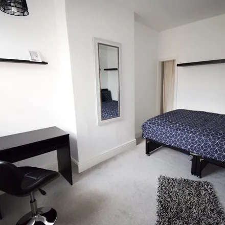 Rent this 3 bed apartment on Vinegar House in 17 Longford Street, Derby