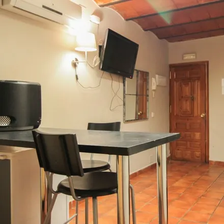 Rent this studio apartment on Carrer de l'Est in 15, 08001 Barcelona