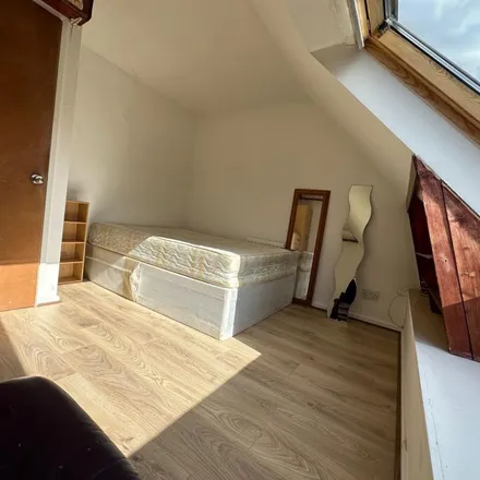 Rent this 1 bed townhouse on 9 Rotterdam Drive in London, E14 3JA
